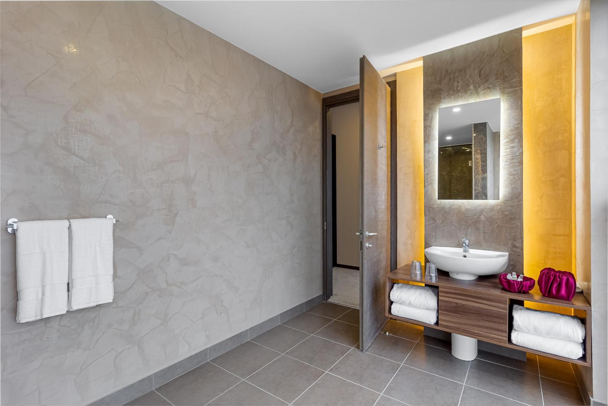 Royal Residences Lagos Exterior photo